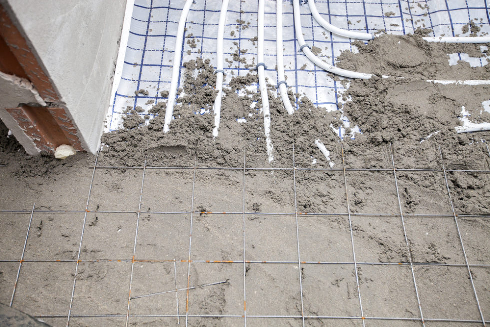Comment installer une chape sur son plancher chauffant ? Cegwa